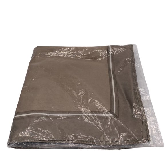 Le Chateau Dual Toned Silk Pocket Squares - Picture 6 of 6